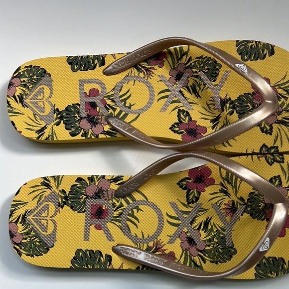 Roxy womens gold flowered flip flops - Picture 5 of 5
